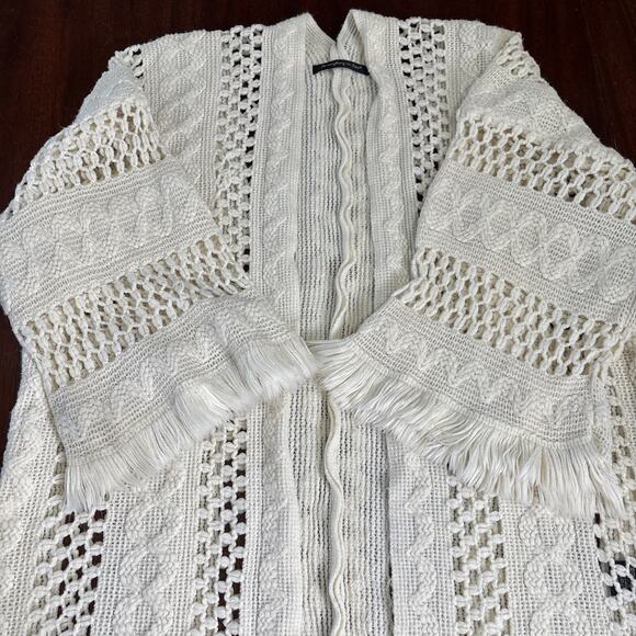 Do‎ Everything In Love Ivory Crochet Boho Cardigan One Size Fringe Coastal Indie - Picture 6 of 8